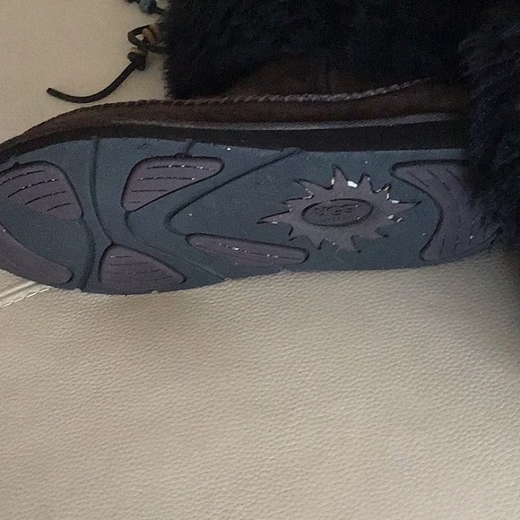 Size 9 furry uggs - Picture 6 of 6